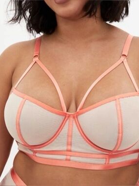 STRAPPY UNDERWIRE  
LONGLINE BRALETTE